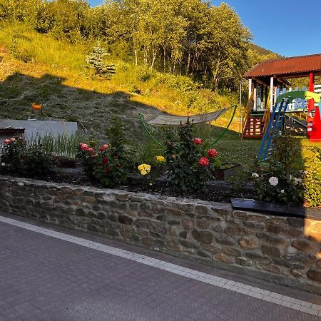 Купецький Двір Hotell Mizhhirya  Exteriör bild