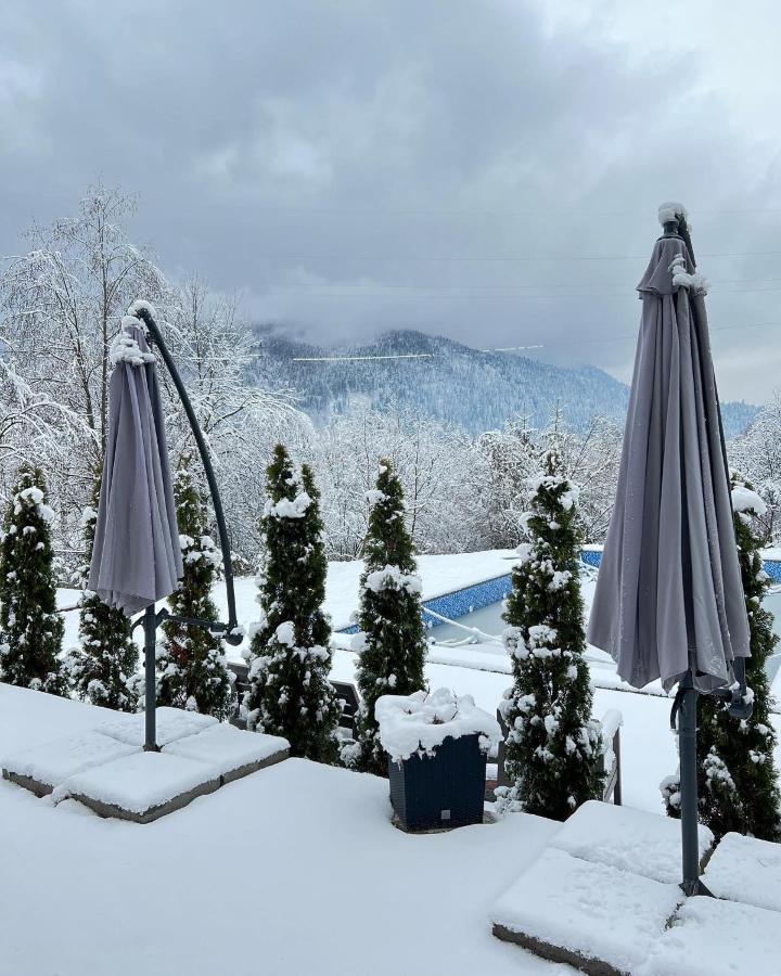 Купецький Двір Hotell Mizhhirya  Exteriör bild