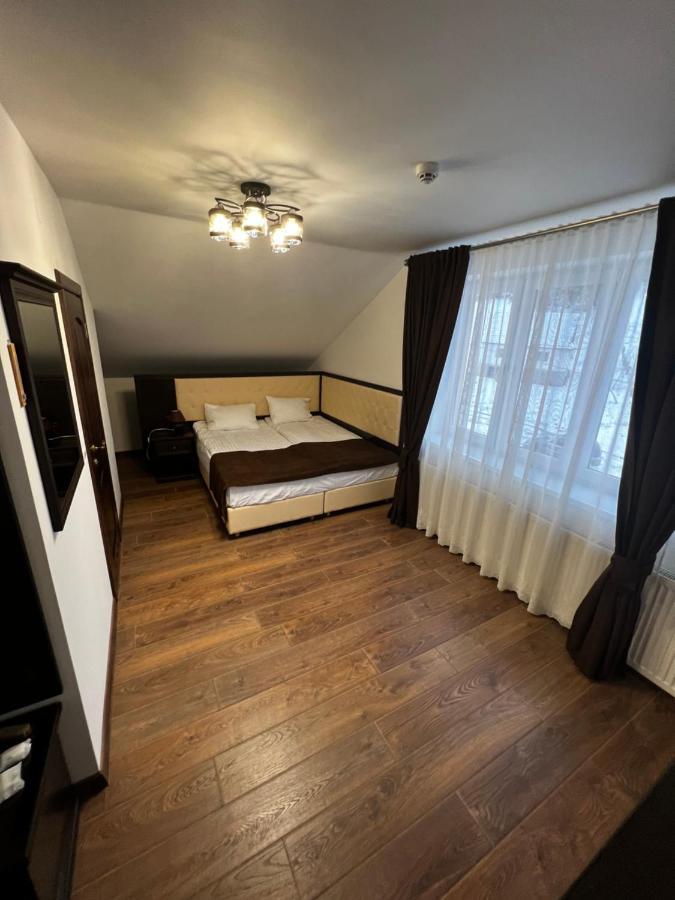 Купецький Двір Hotell Mizhhirya  Exteriör bild