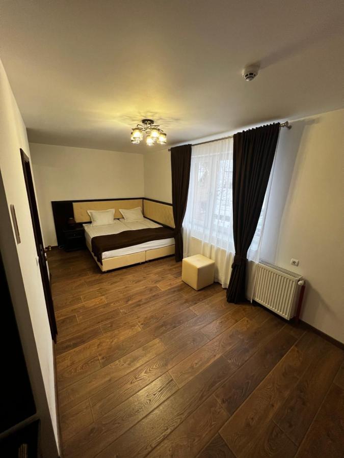 Купецький Двір Hotell Mizhhirya  Exteriör bild